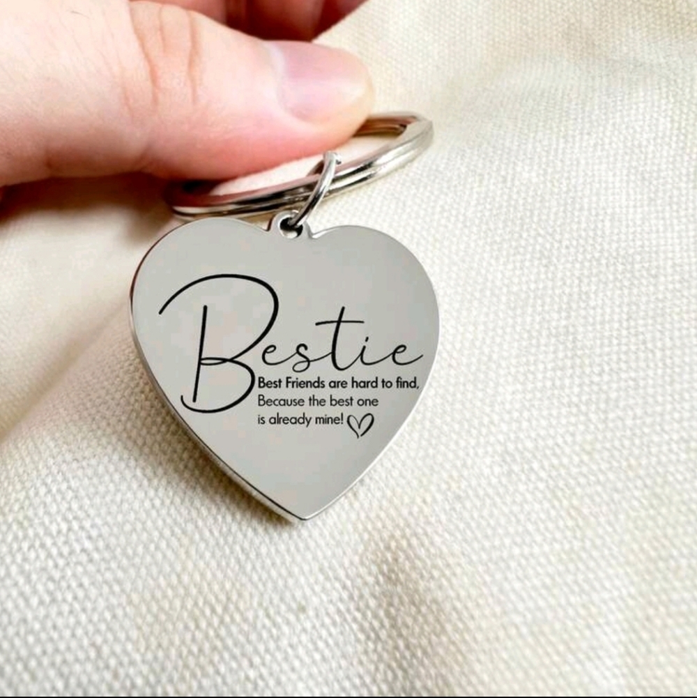 Heart-Shaped 'Bestie' Engraved Keychain - Silver - Picture 2 of 2